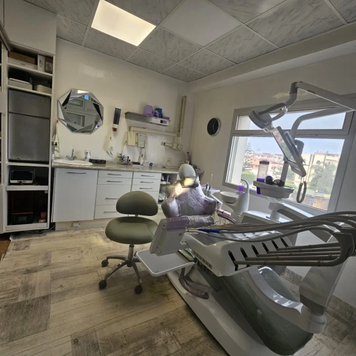 cabinet-dentaire-salle-soins-smiles-centre-dentaire (1)